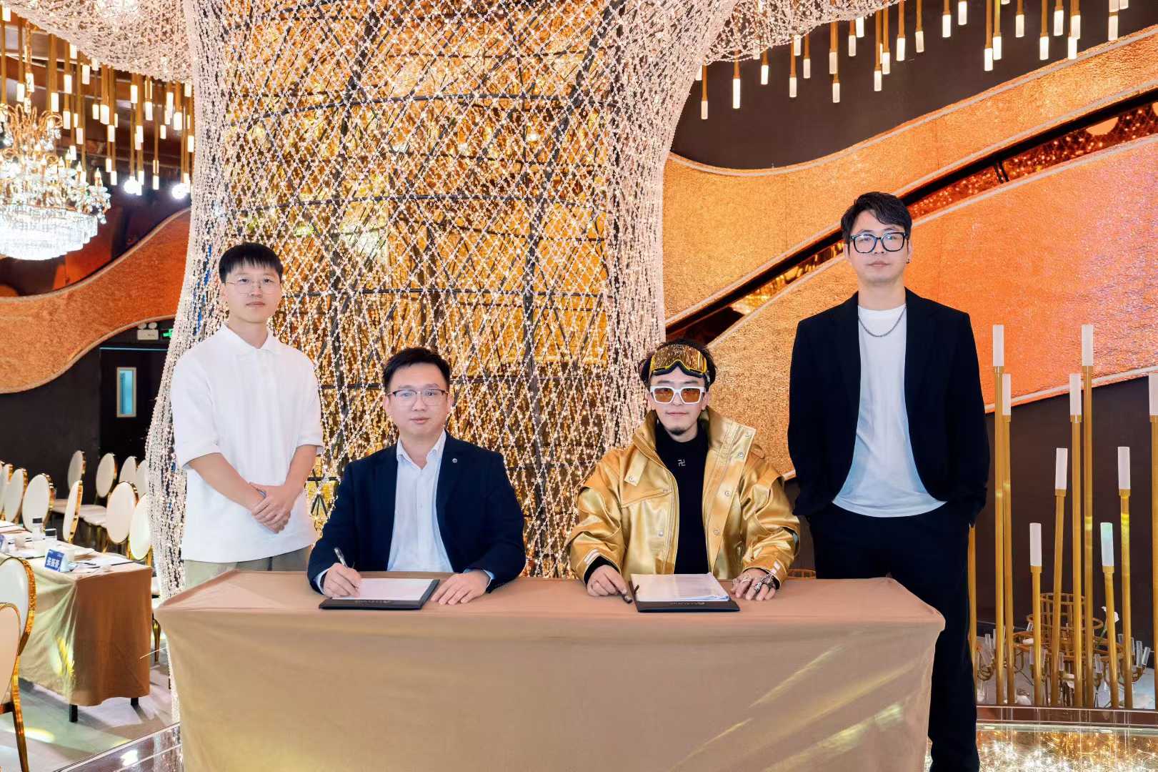 魔鬼猫IP创始人猫爹雨海